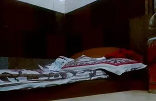 इस बार वह इंग्लिश सेक्सी मूवी हिंदी में एक नया प्रेमी हो जाता है