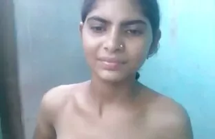 Tiny4K-बुरी इंग्लिश सेक्सी मूवी पिक्चर लड़की चाल या दावत