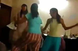 सींग का बना सौतेली बहन सुनिश्चित इंग्लिश सेक्स वीडियो मूवी करता है कि भाई नहीं बताता है ।