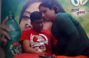 कोई अखरोट सेक्सी मूवी इंग्लिश हद नवंबर