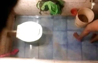 सेक्सी किशोर फुल सेक्सी इंग्लिश पिक्चर एक गुलाबी खिलौना के साथ खेलता है