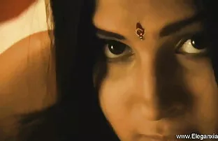 चेस कुंवारी सेक्सी फिल्म इंग्लिश मूवी 8 लड़की लांस