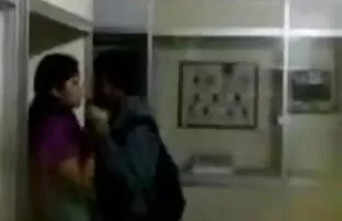 जाहिल महिलाओं का दबदबा बदबूदार पसीने से तर जुर्राब और सेक्सी इंग्लिश मूवी फिल्म पैर मंजिल देखने का तरीका