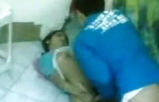 किशोर इंग्लिश पिक्चर इंग्लिश सेक्स वह पुरुष बैठता है उसे मुंडा गुदा सेक्स के खिलौने पर