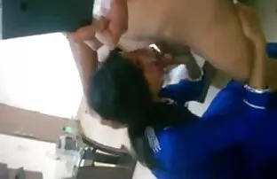 टैटू बेब चाहता है देने के लिए एक अच्छा सेक्सी मूवी इंग्लिश में