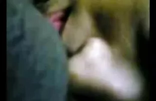 बेब बाहर निकलने के लिए एक वैक्यूम क्लीनर का उपयोग करता सेक्सी इंग्लिश मूवी दिखाओ है