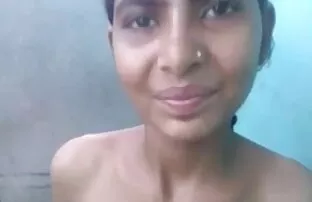 पहली बार के इंग्लिश सेक्सी मूवी ब्लू लिए उसे किशोरों की बिल्ली फिस्टिंग