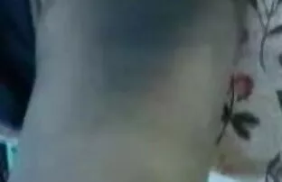 फ्लैट Chested इंग्लिश सेक्स फिल्म वीडियो किशोरों छेड़ Fucks BF बिस्तर में!